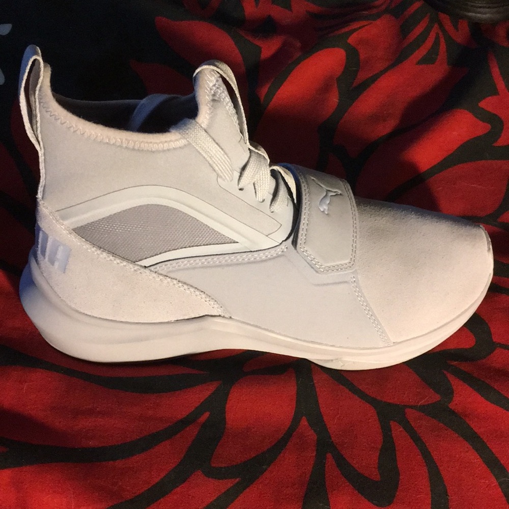 Women’s Icelandic Blue Pumas New w/o Tags or Box